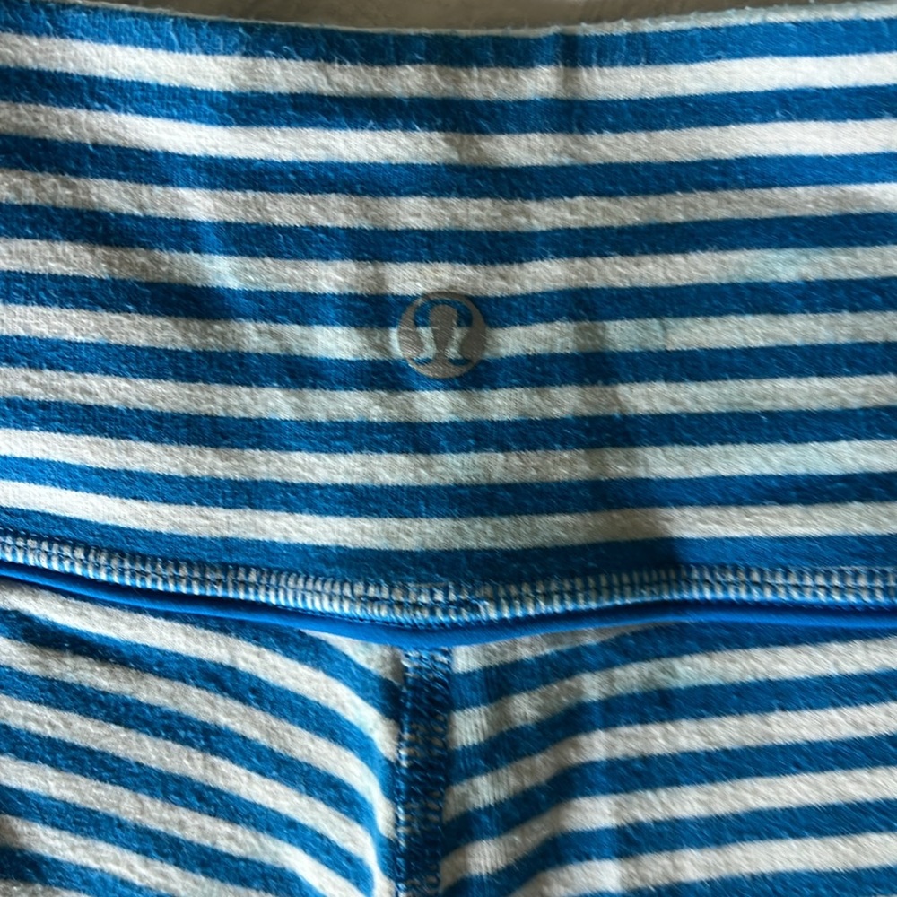 Lululemon leggings - Picture 2 of 4